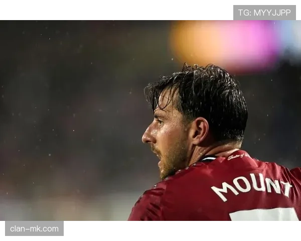 曼联投入巨资但决策逻辑混乱，问题已对赛季走势形成制约